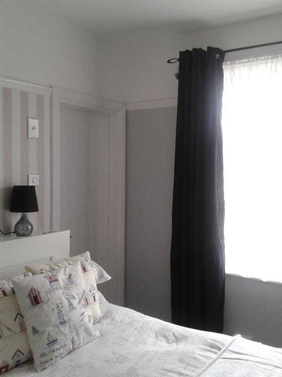 South Rising Guest House Poole Buitenkant foto
